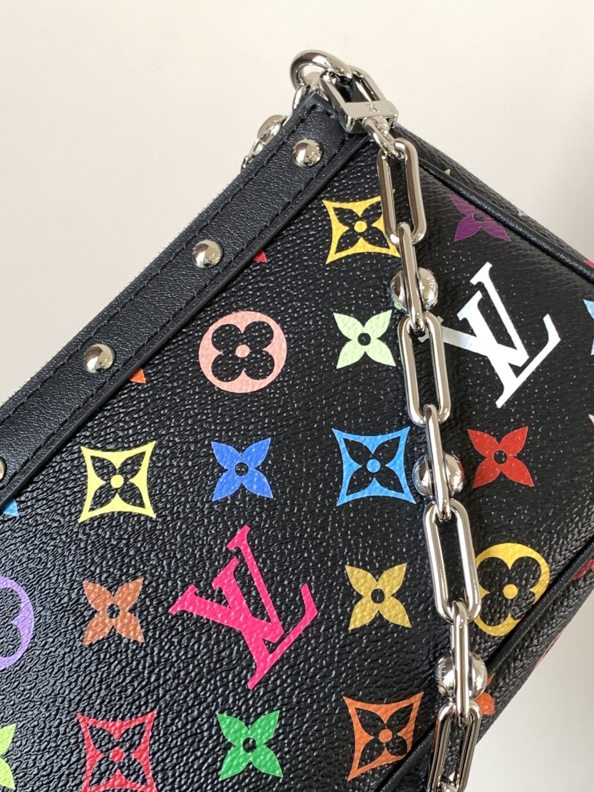 LV Pochette Accessoires Bag - Image 7