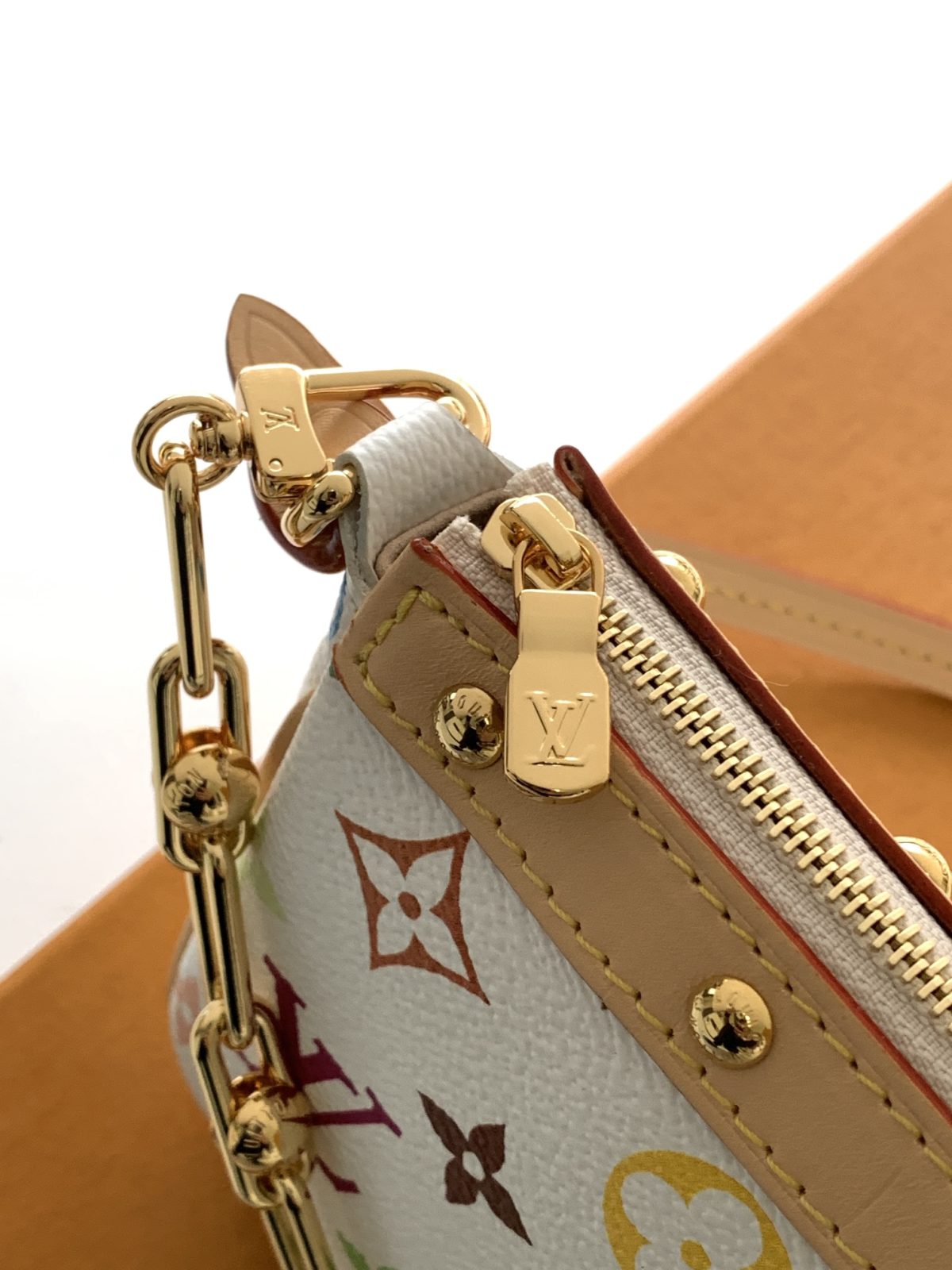 LV Pochette Accessoires Bag - Image 7