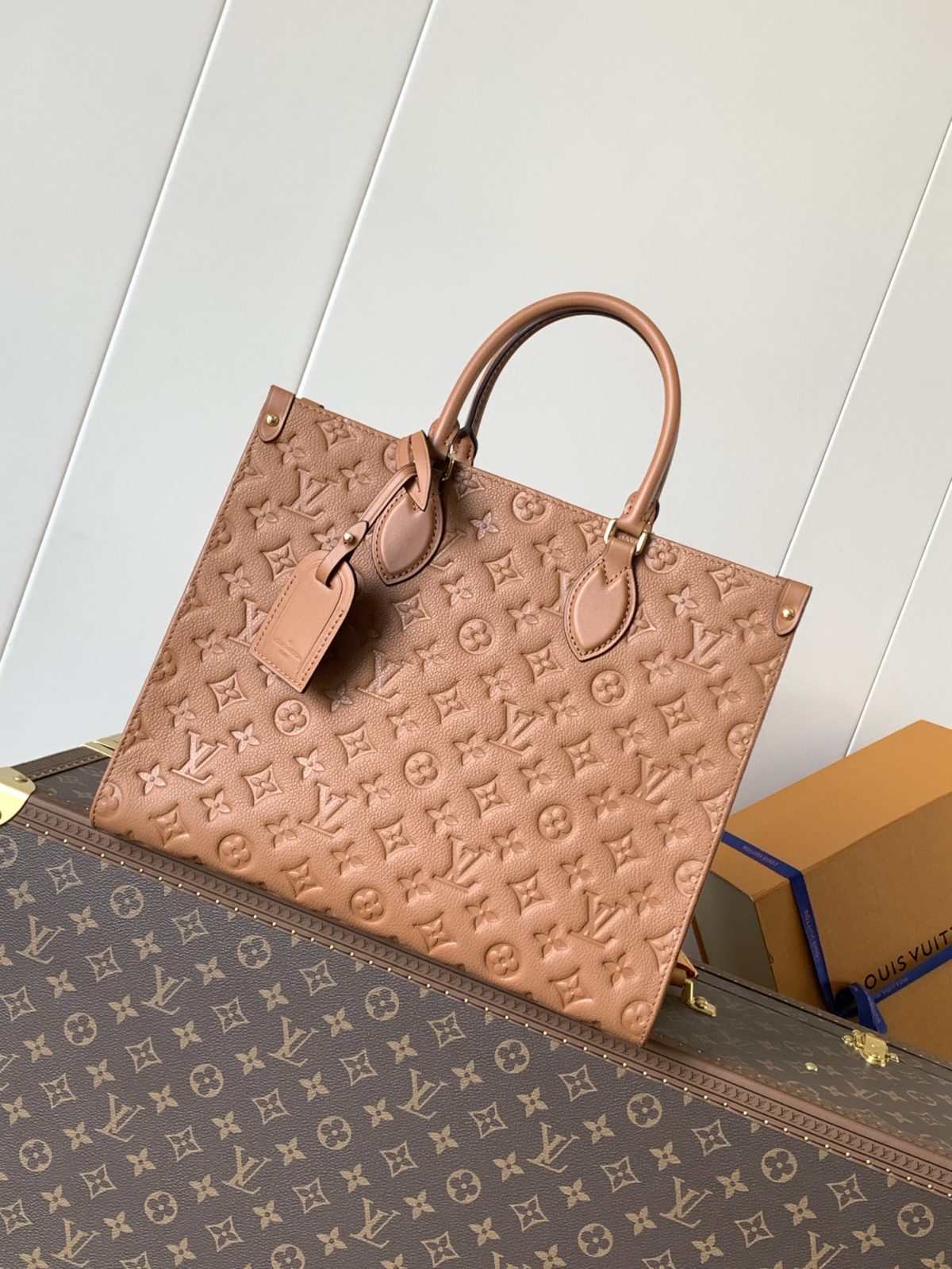 LV Onthego Handbag - Image 2