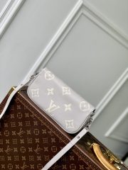 LV Wallet On Chain Ivy Bag - Image 3