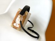 LV Cruise Bag - Image 4