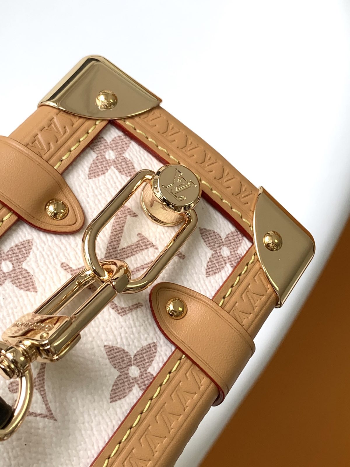LV Cruise Bag - Image 7