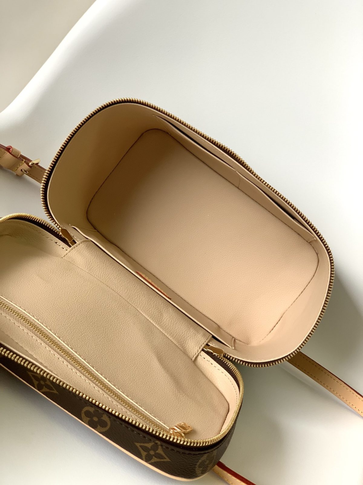LV Nice Bb Makeup Bag - Image 8