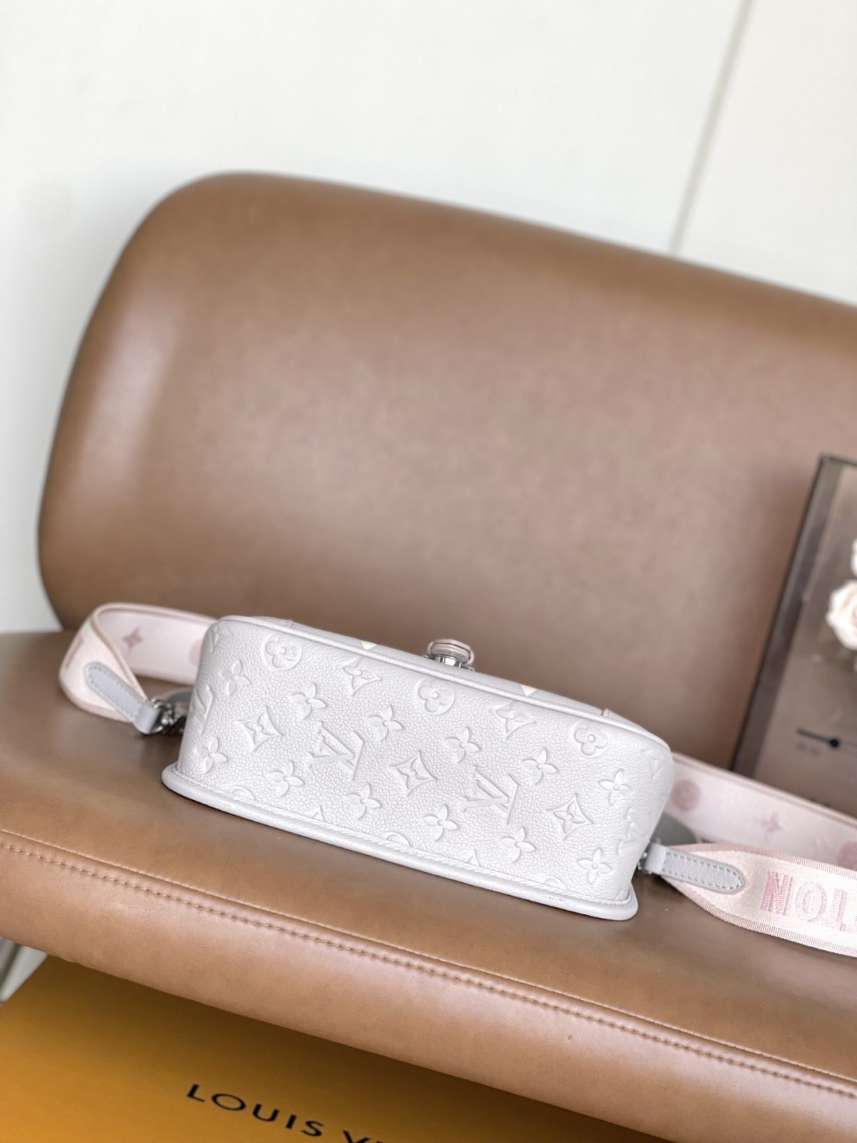 LV Diane Bag - Image 4