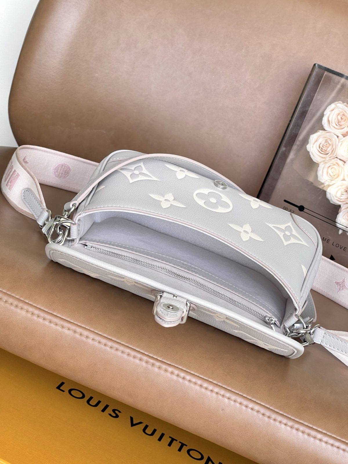 LV Diane Bag - Image 5