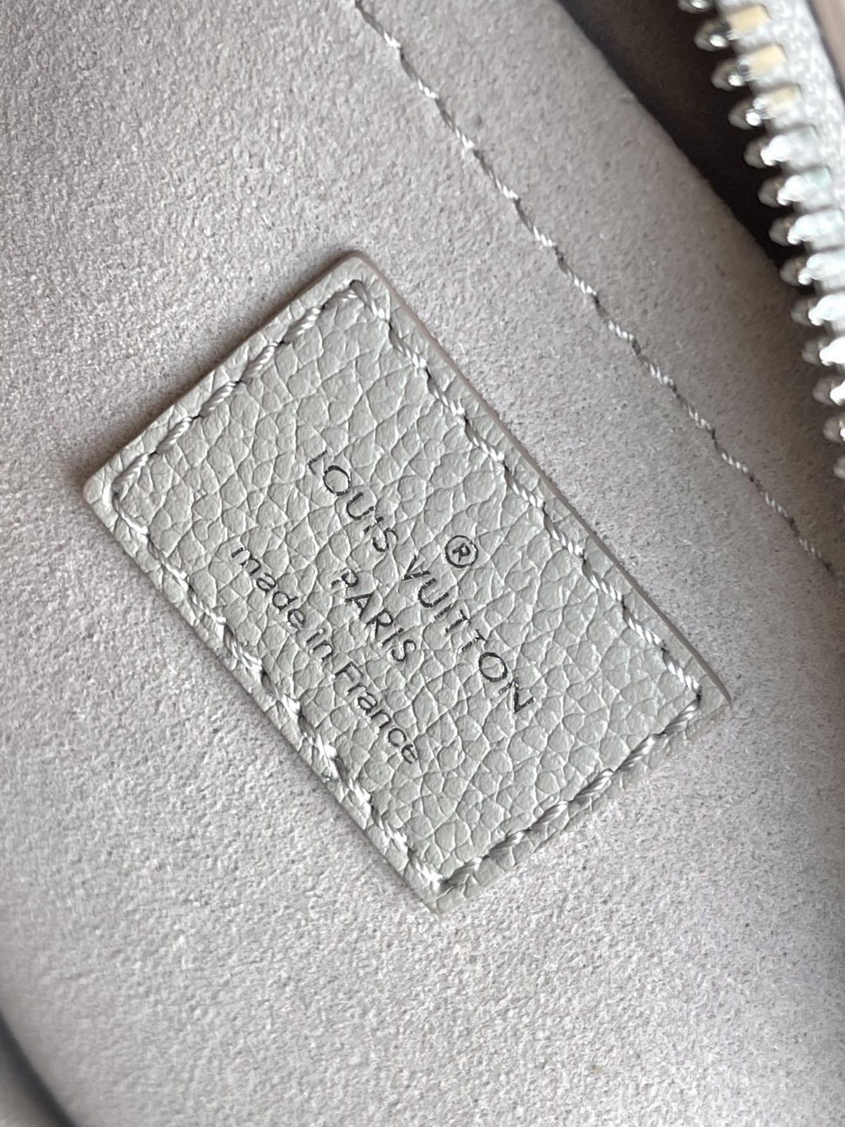 LV Speedy Bandouliere 20 - Image 9