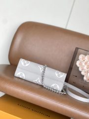 LV  Onthego East West - Image 2