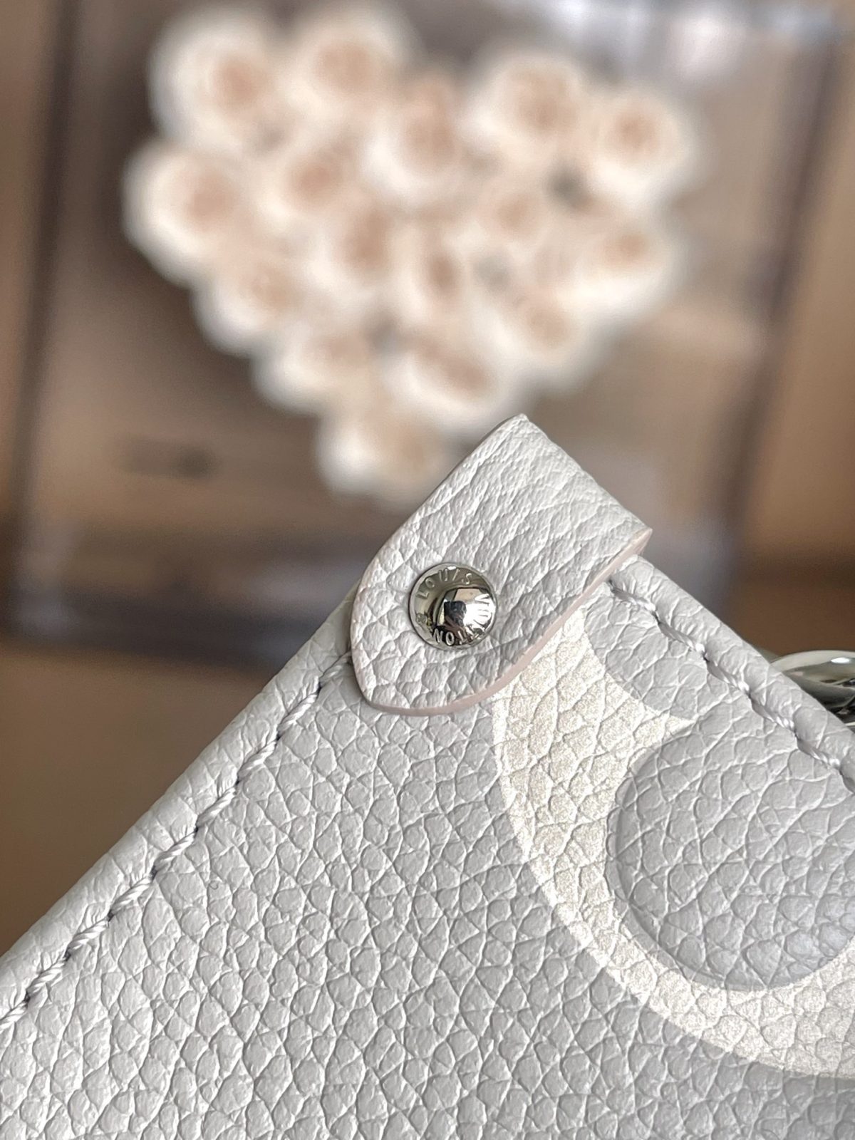 LV  Onthego East West - Image 6