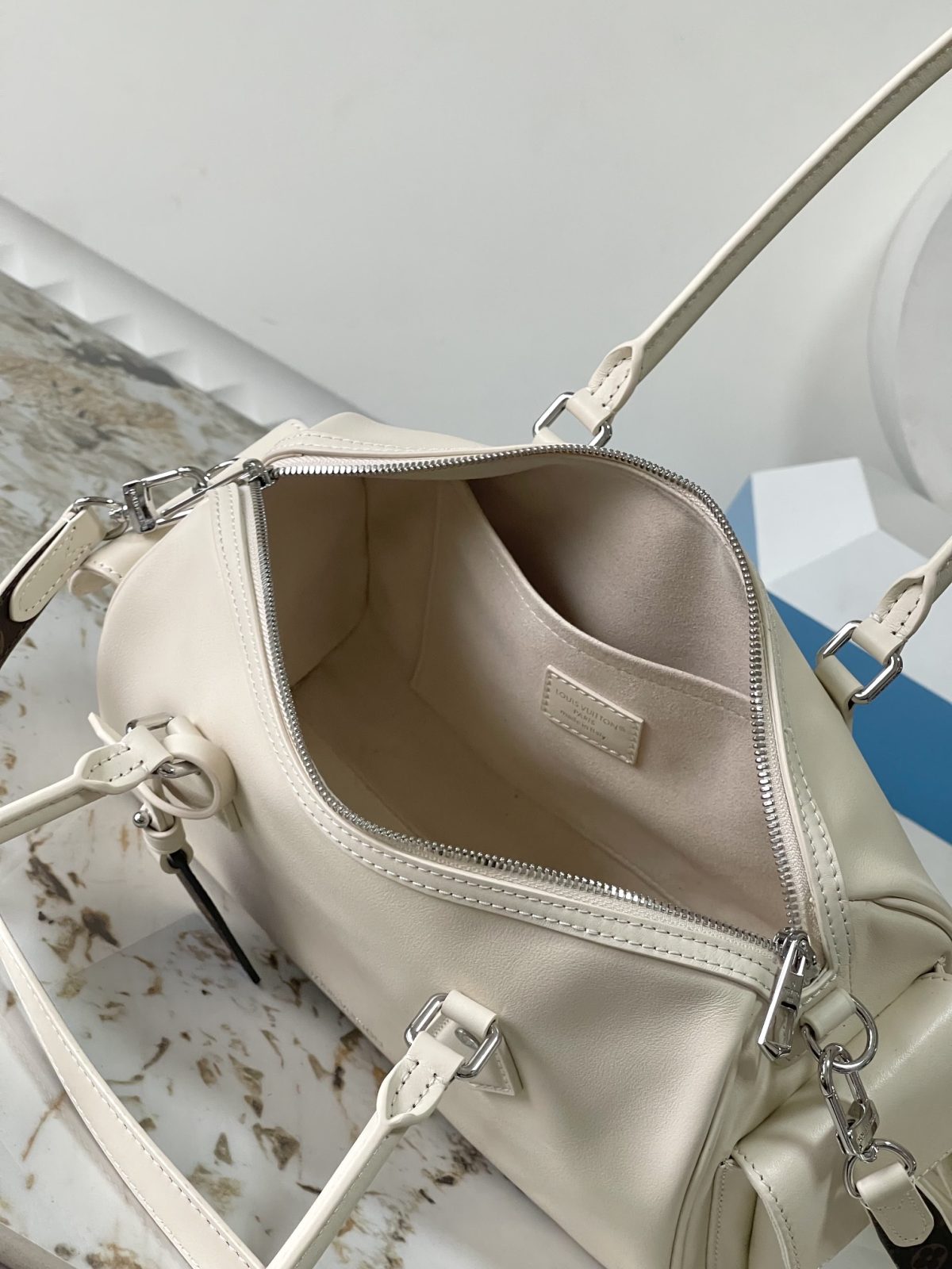 LV Speedy Cargo Vibe - Image 8