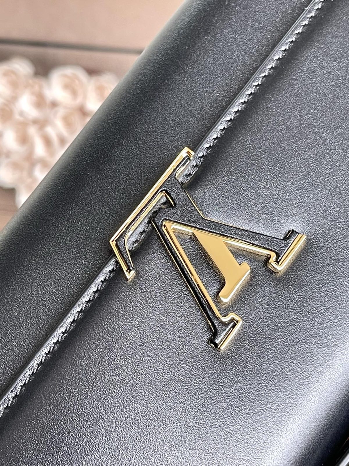 LV Wallet On Chain Capucines - Image 5