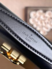 LV Wallet On Chain Capucines - Image 8