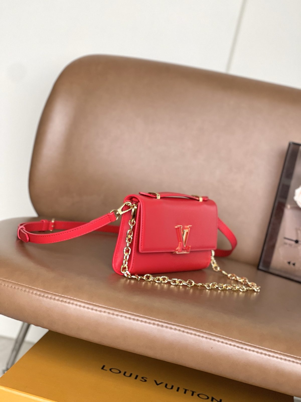 LV Wallet On Chain Capucines - Image 4