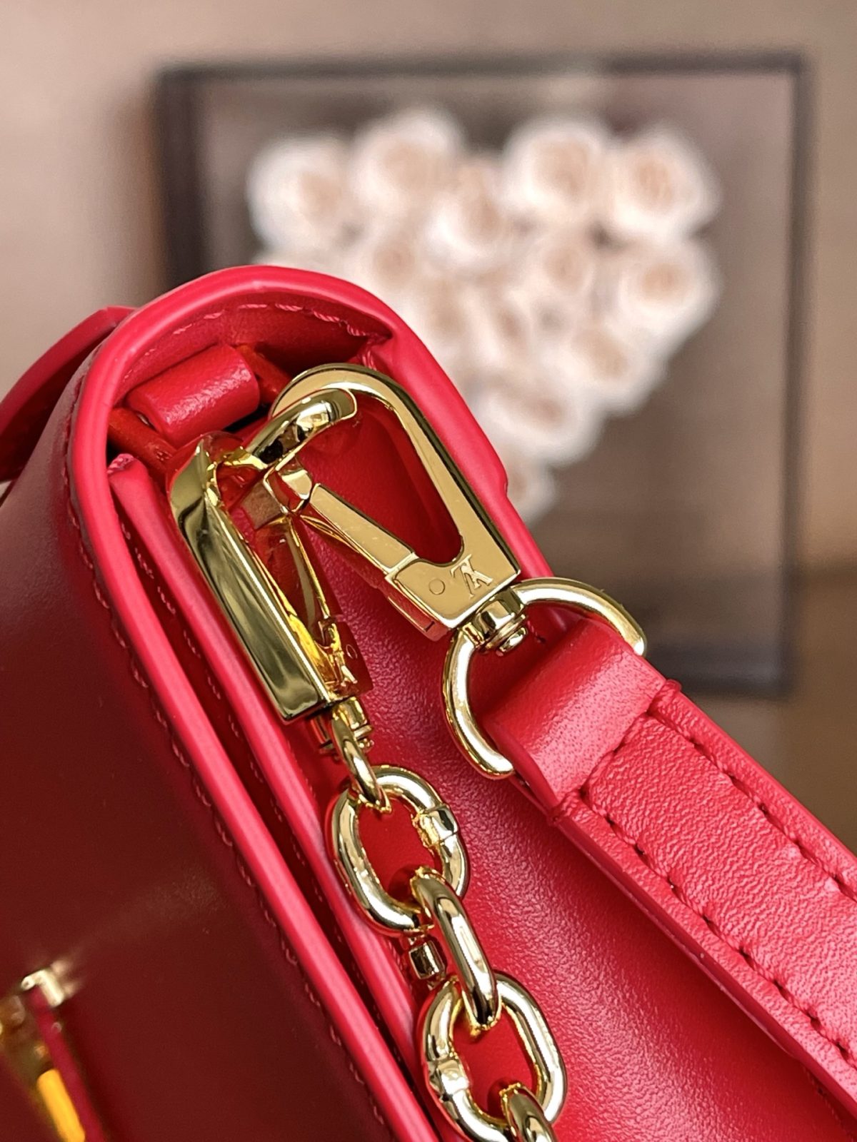 LV Wallet On Chain Capucines - Image 7