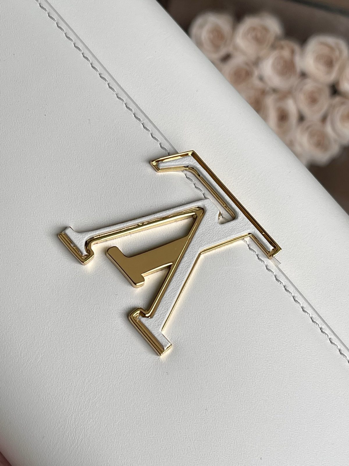 LV Wallet On Chain Capucines - Image 5