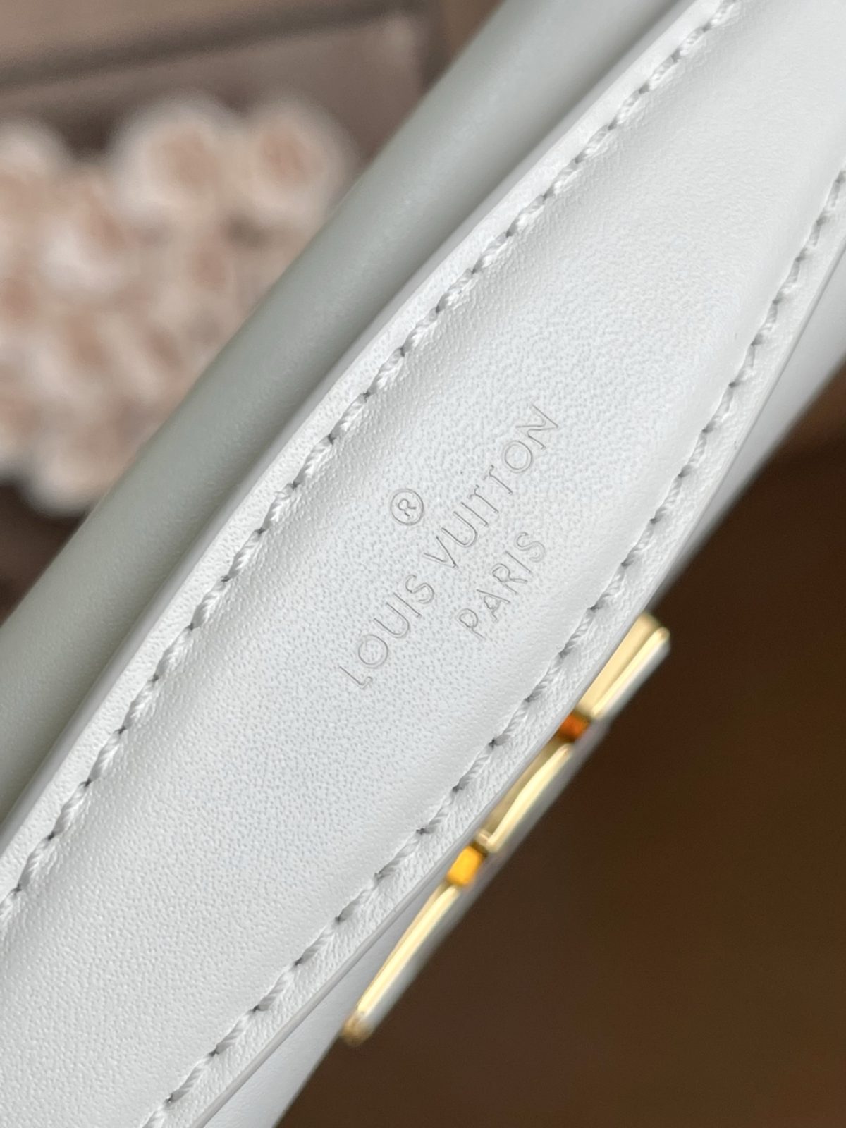 LV Wallet On Chain Capucines - Image 7