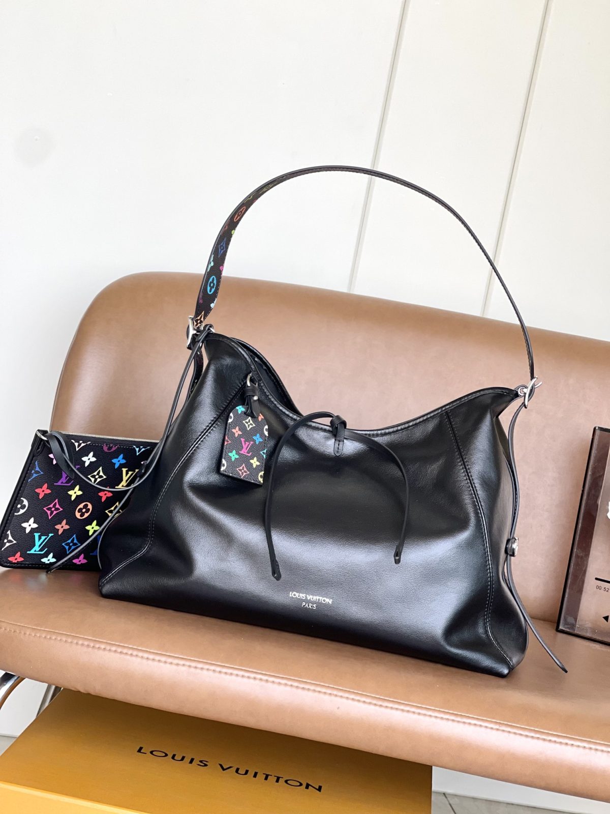 LV CarryAll Dark MM - Image 1