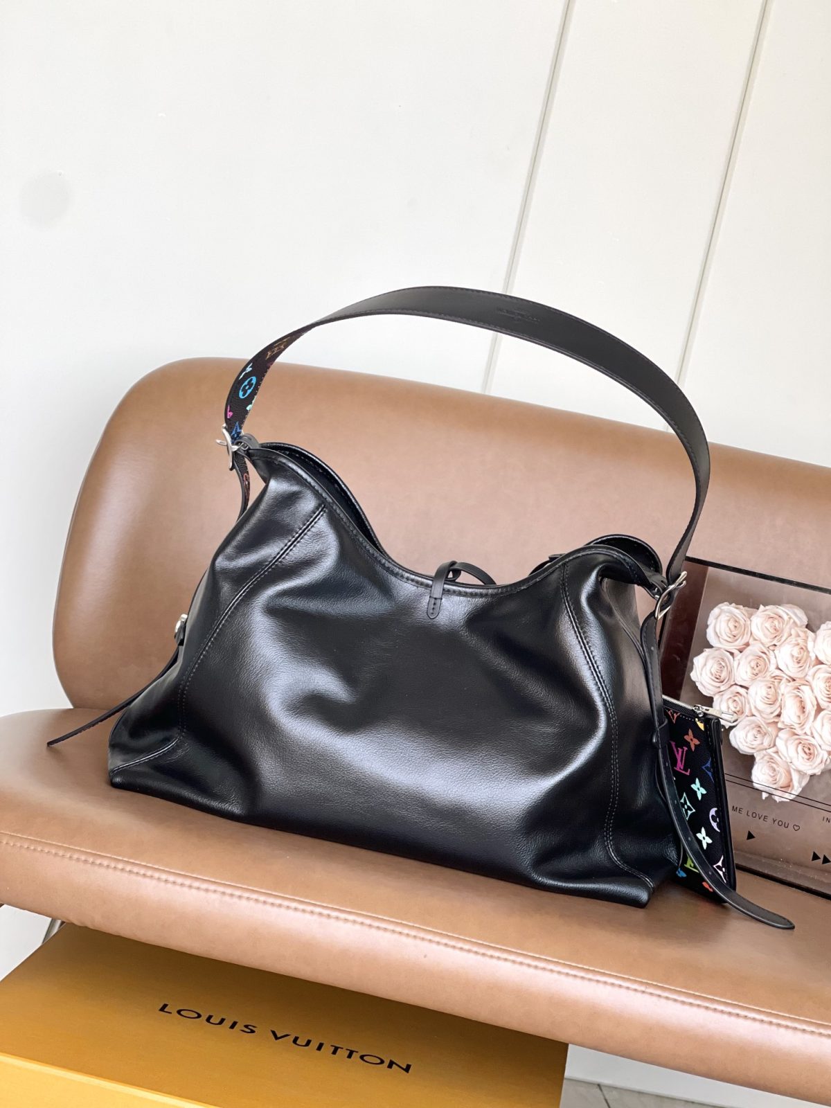 LV CarryAll Dark MM - Image 3