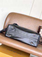 LV CarryAll Dark MM - Image 4