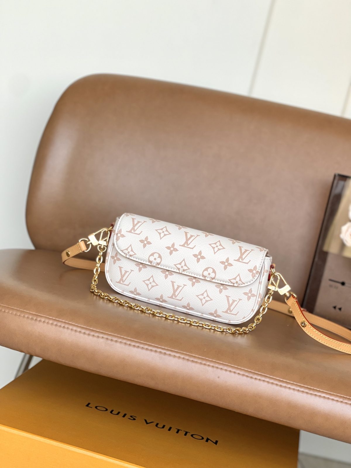 LV Wallet On Chain Ivy Bag - Image 1