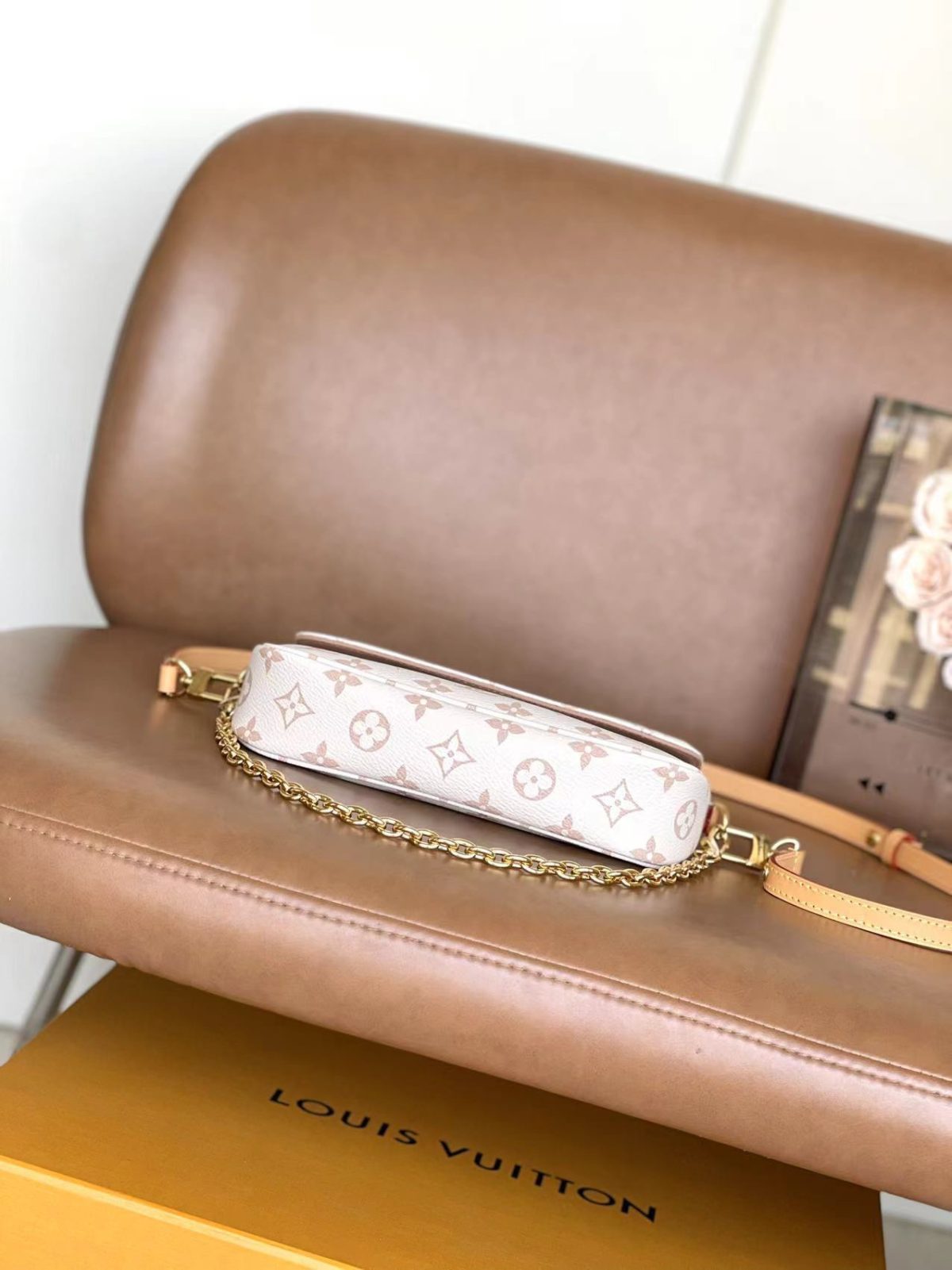 LV Wallet On Chain Ivy Bag - Image 4