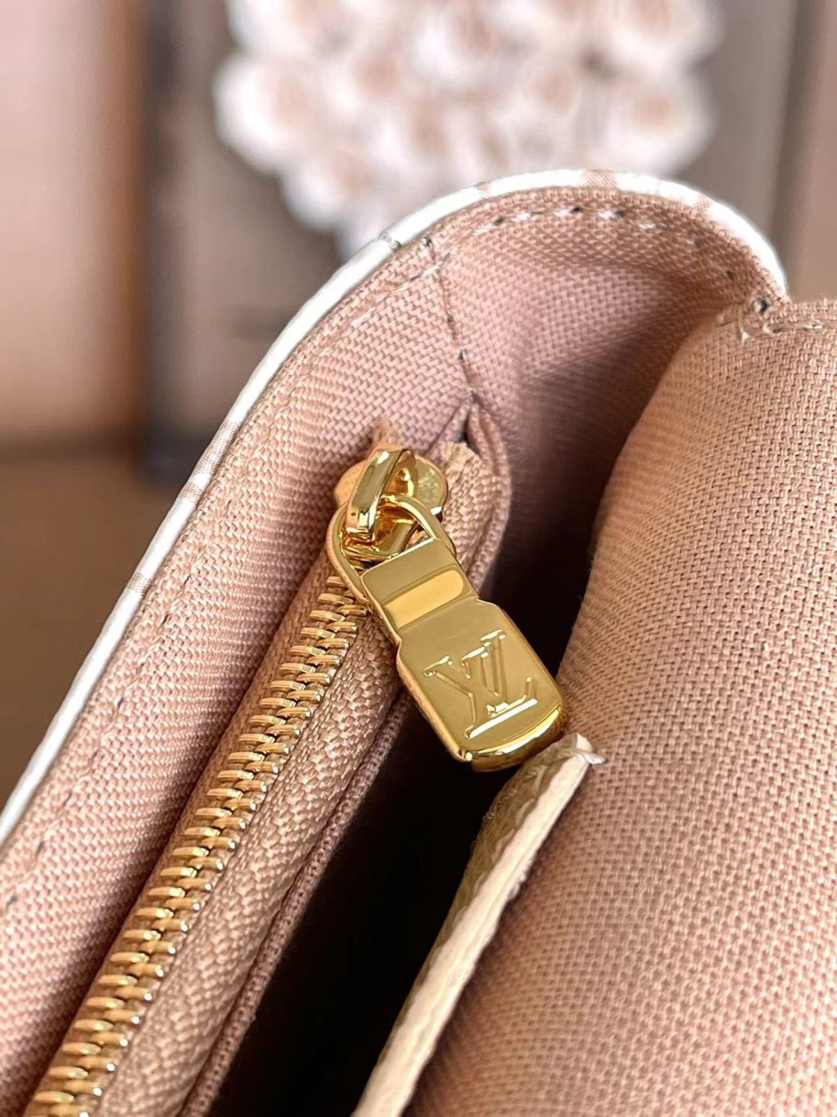 LV Wallet On Chain Ivy Bag - Image 8