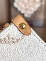 LV Onthego Handbag - Image 5