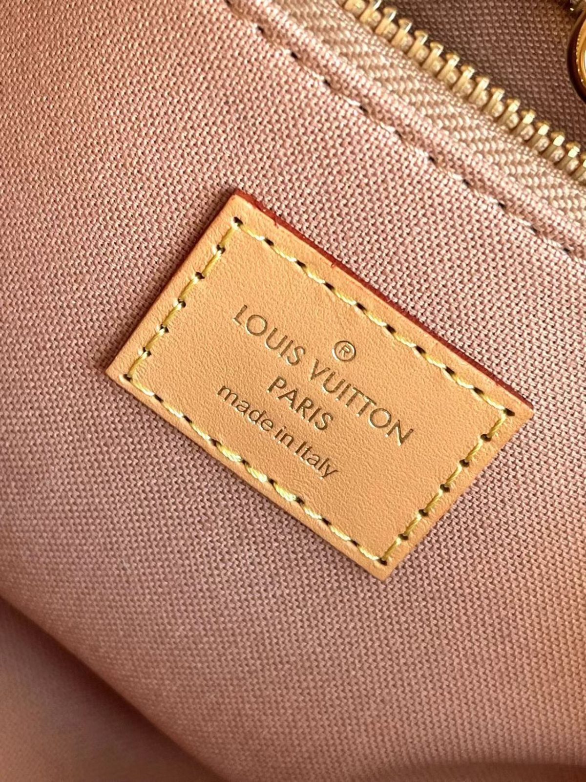 LV Onthego Handbag - Image 9
