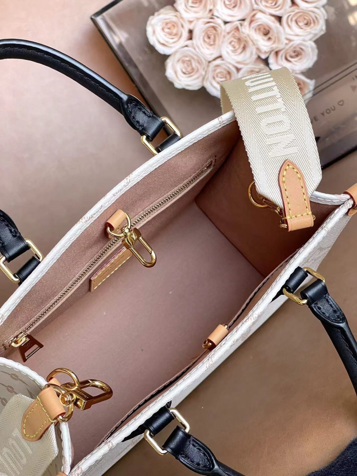 LV Onthego Handbag - Image 8