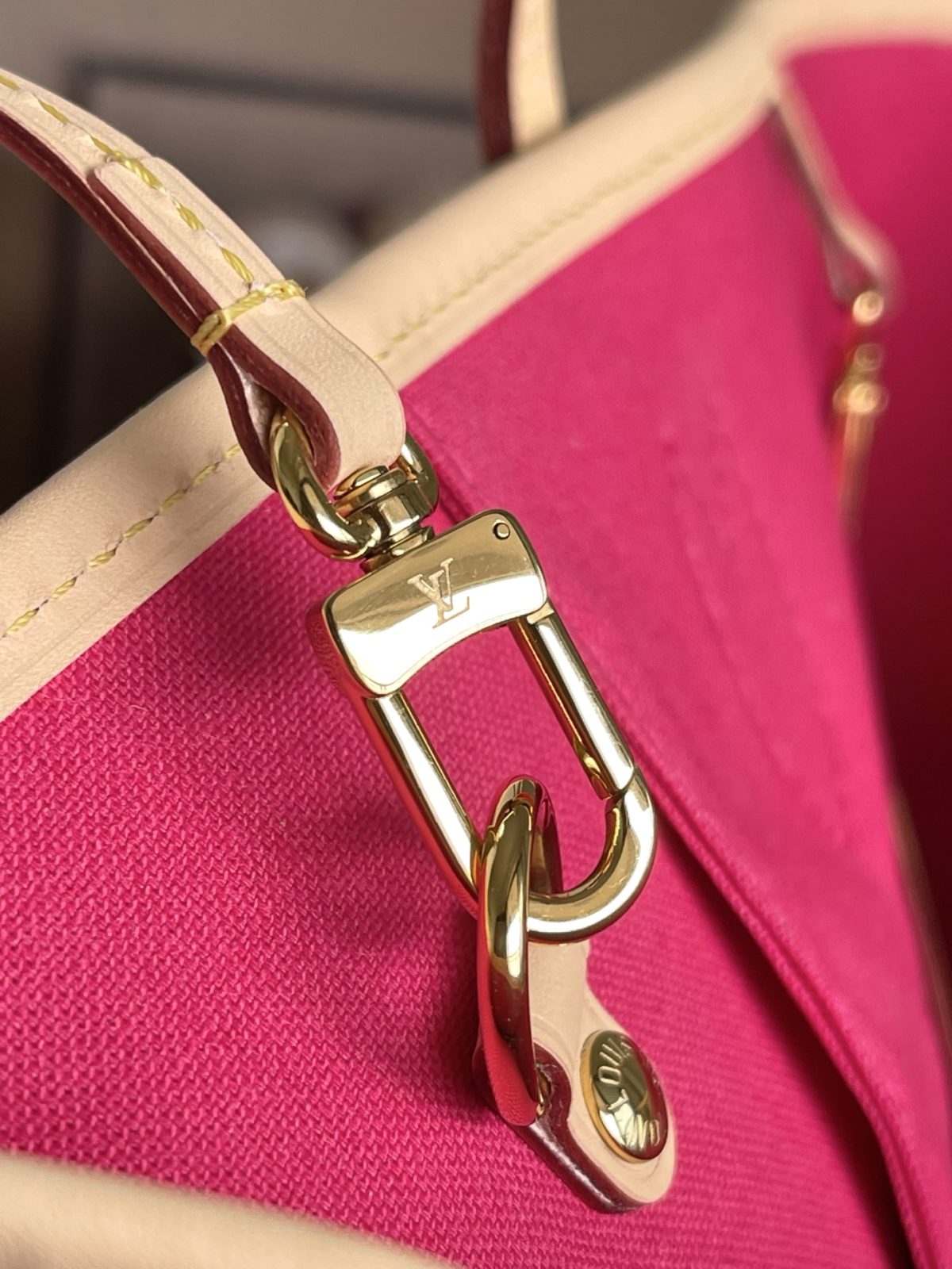 LV Neverfull MM Bag - Image 9
