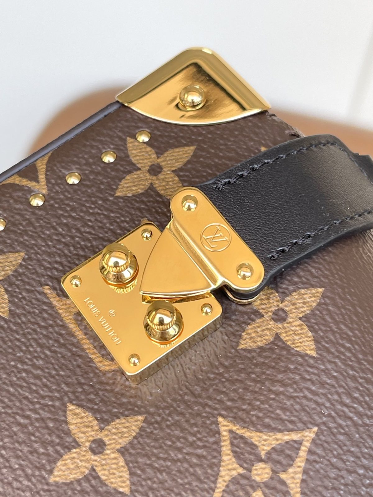 LV Slim Trunk - Image 4