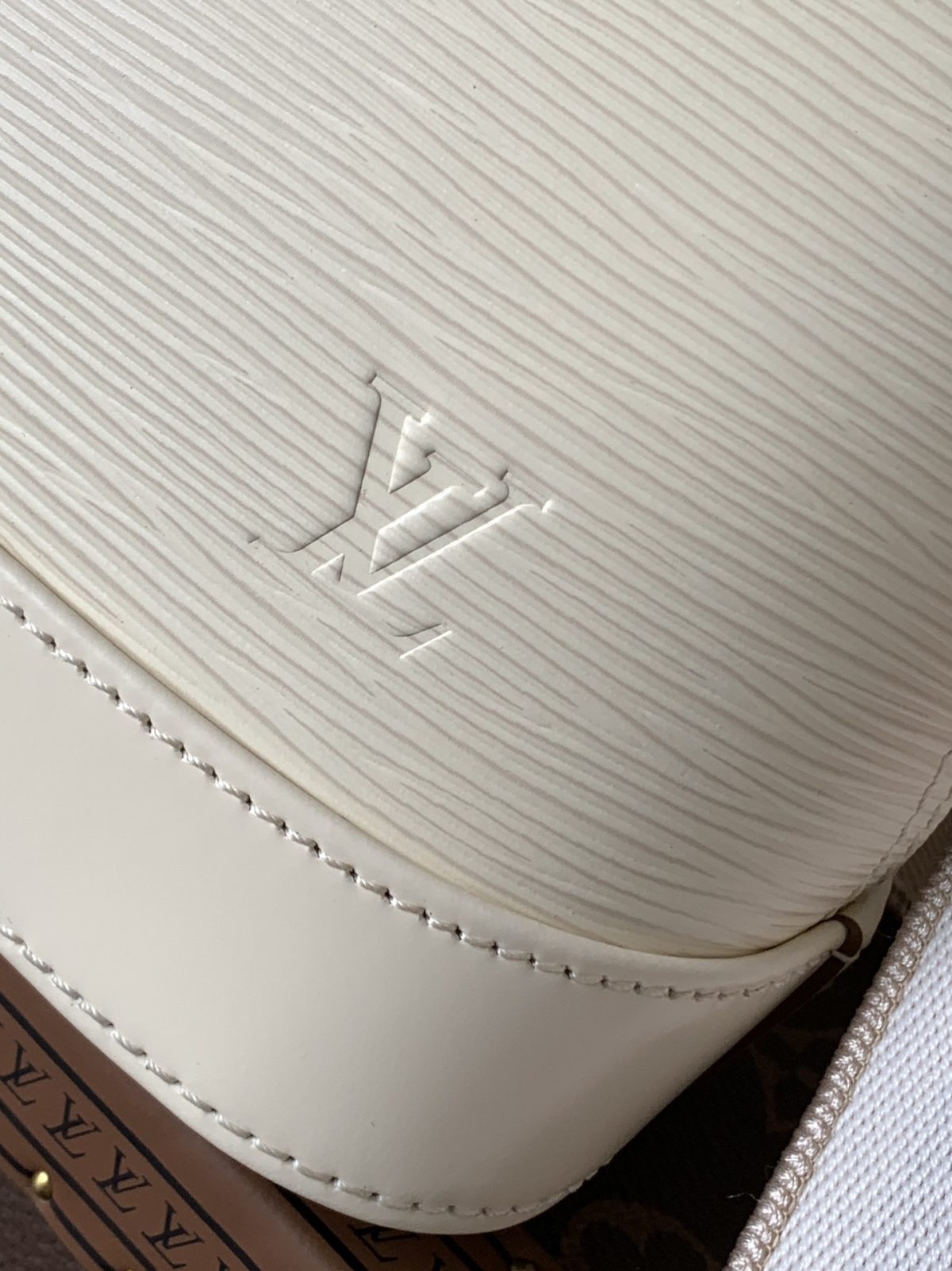 LV Alma BB - Image 4