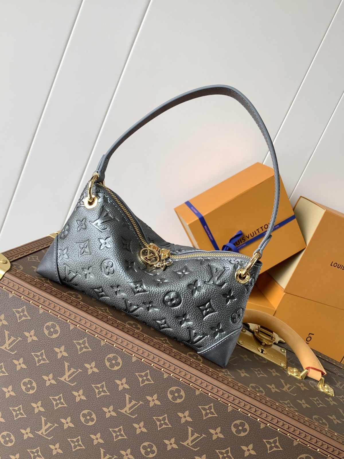 LV Pochette Sèvres - Image 1