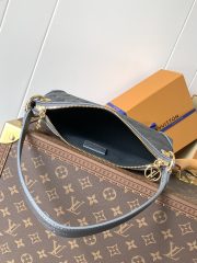 LV Pochette Sèvres - Image 8