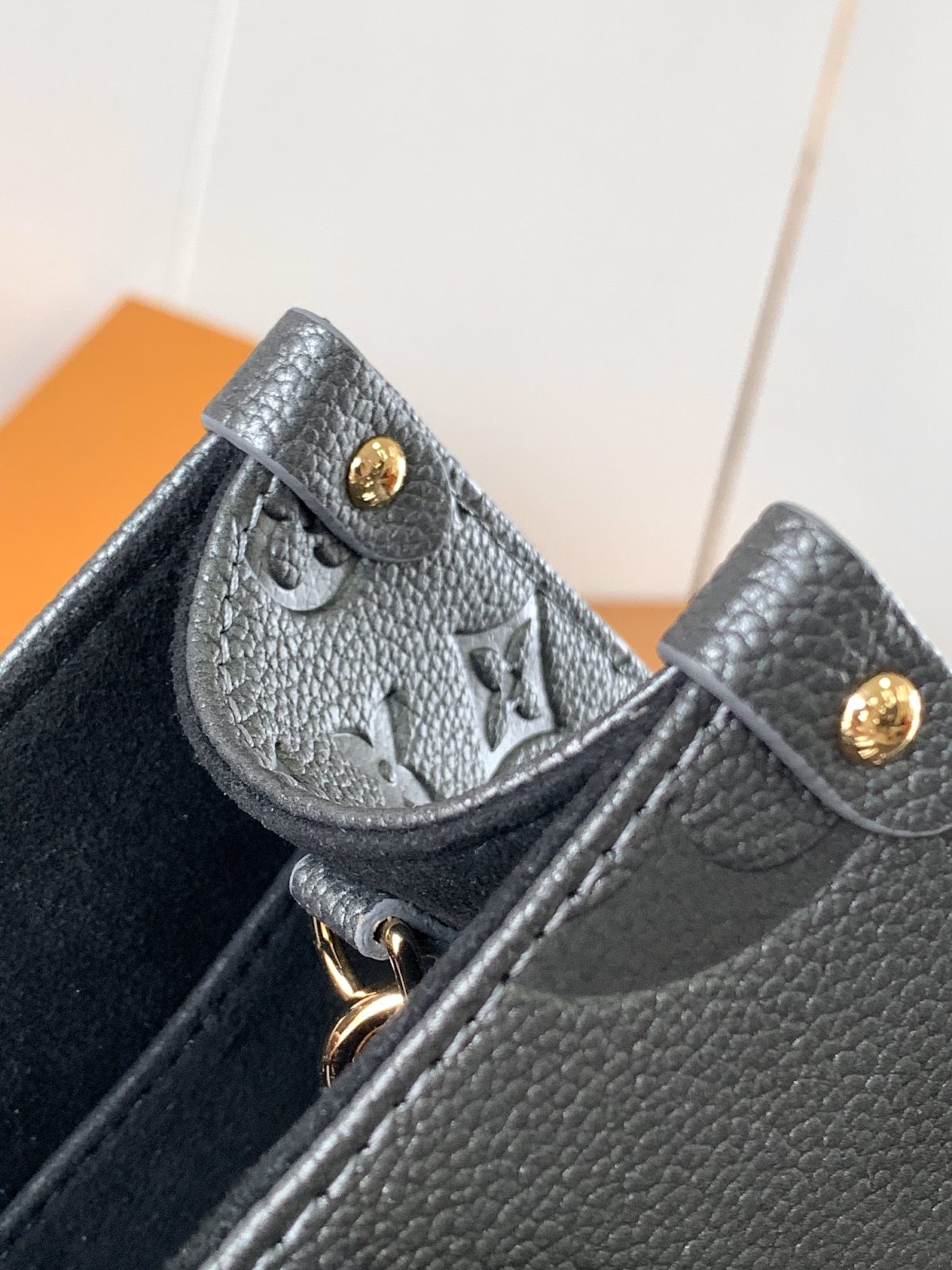 LV Onthego PM - Image 7