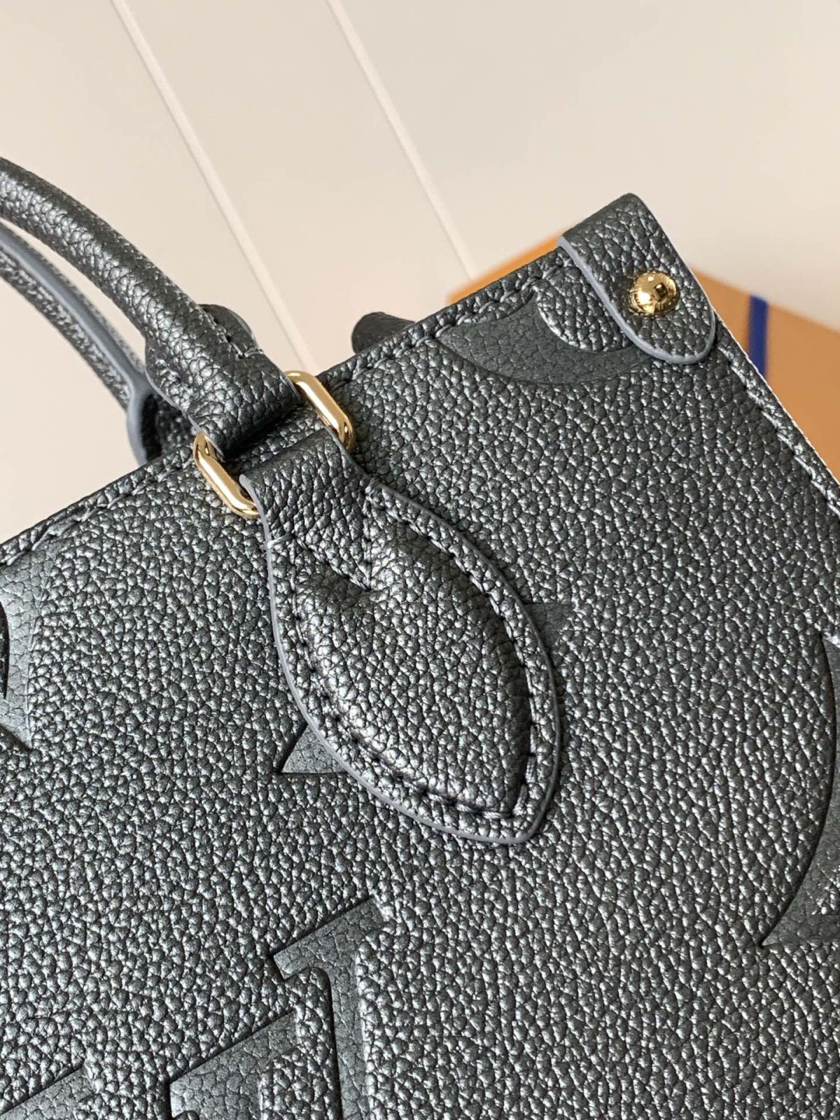 LV Onthego PM - Image 5