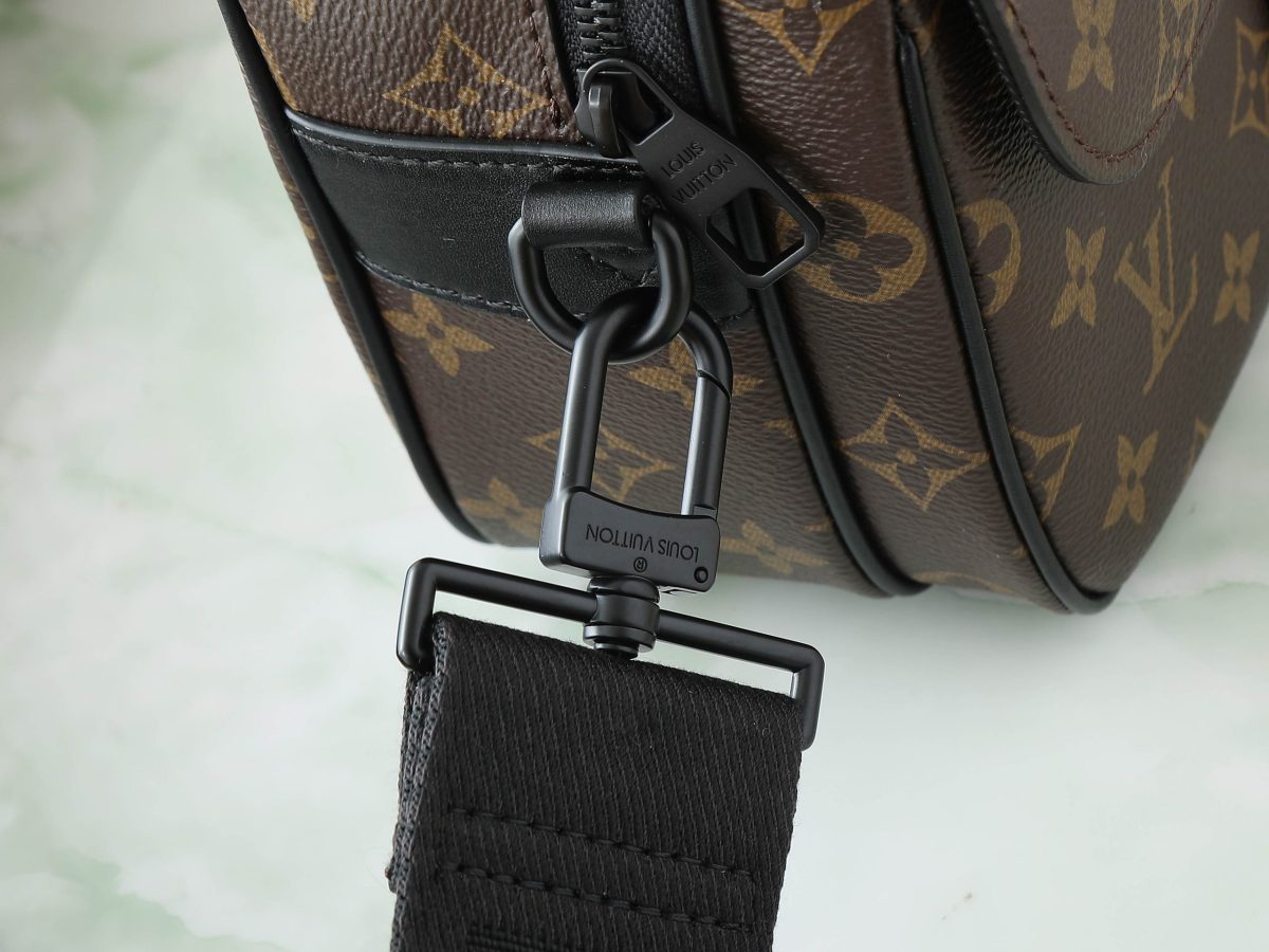 LV S Lock Messenger - Image 11
