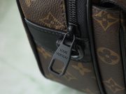 LV S Lock Messenger - Image 9