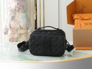 LV S Lock Messenger