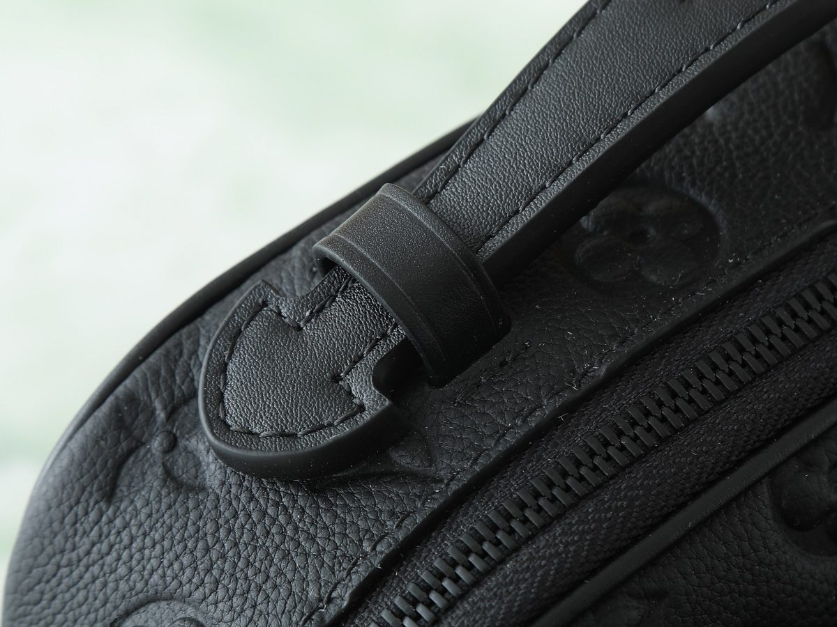 LV S Lock Messenger - Image 8