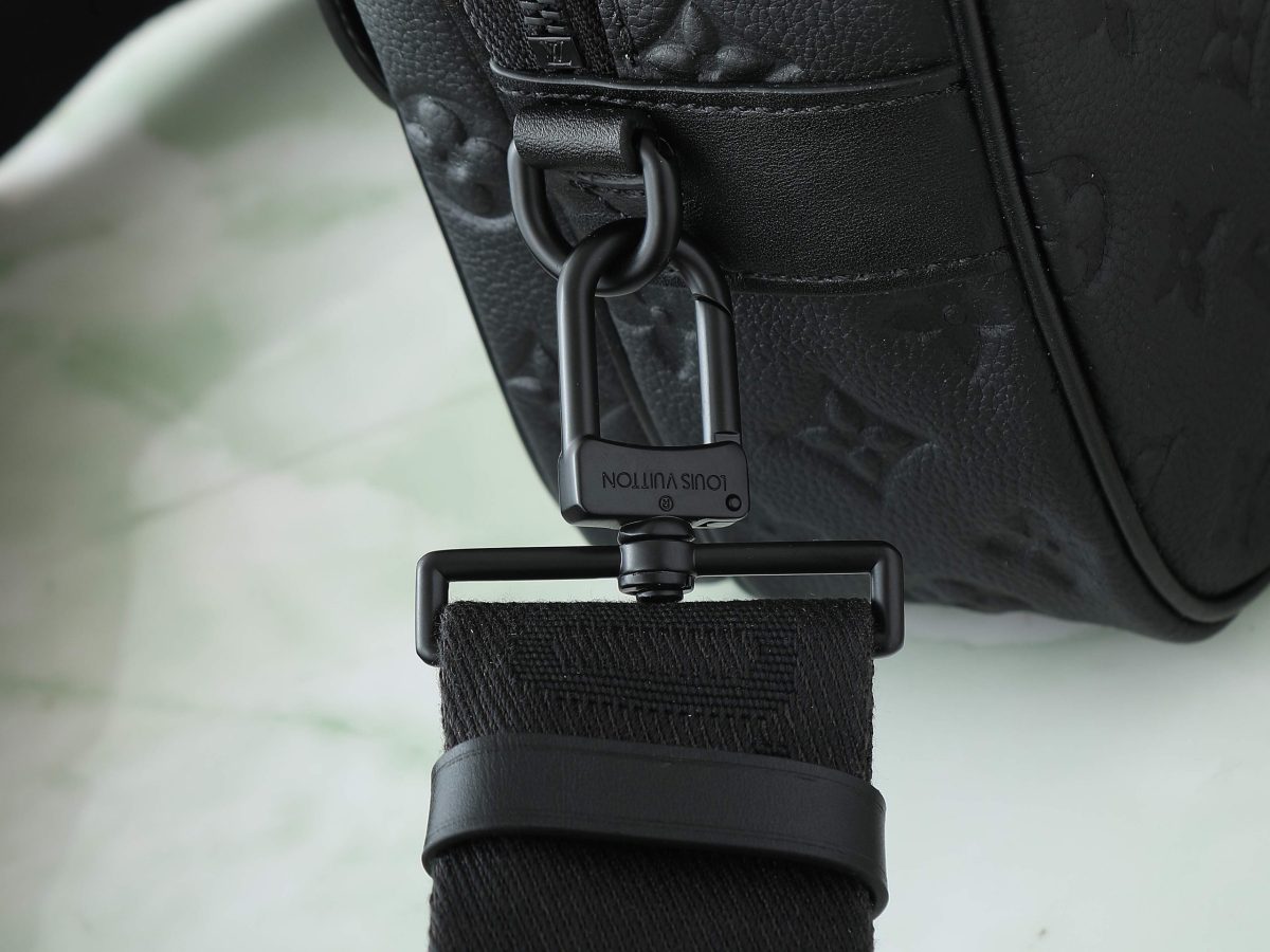 LV S Lock Messenger - Image 9