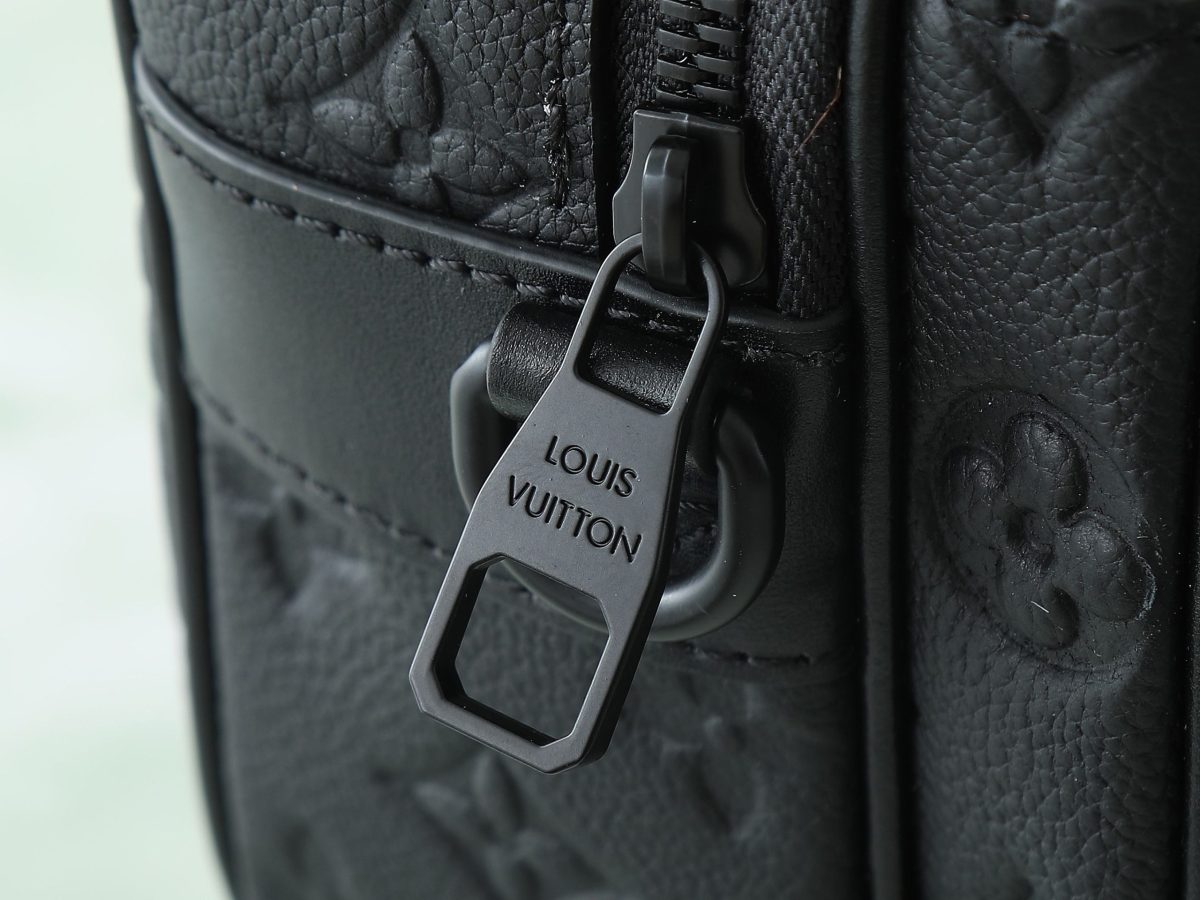 LV S Lock Messenger - Image 11