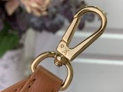 LV Capucines Souple GM - Image 6