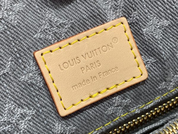 LV CarryAll MM - Image 9