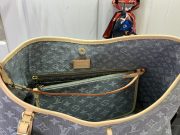 LV CarryAll MM - Image 7