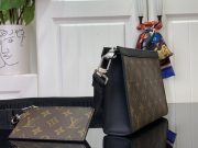 LV Gaston Wearable Wallet - Image 4