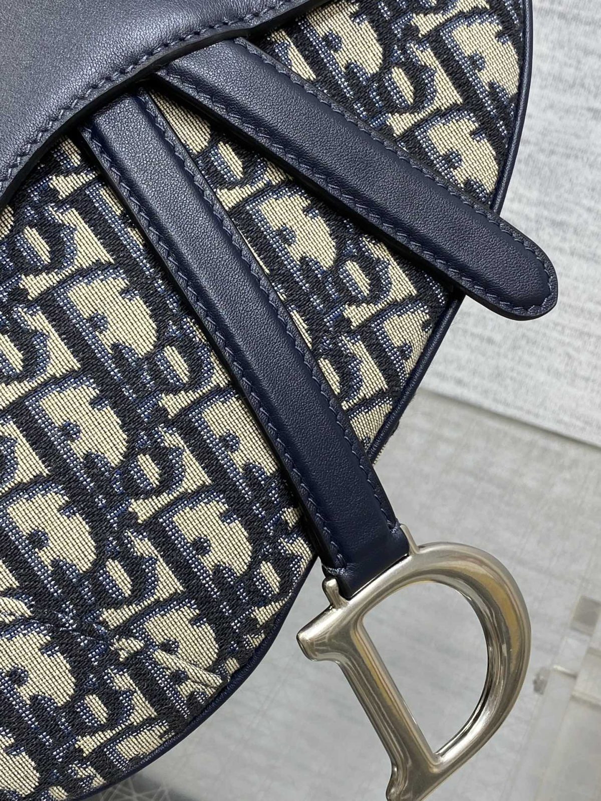 Dior Saddle Bag - Image 4