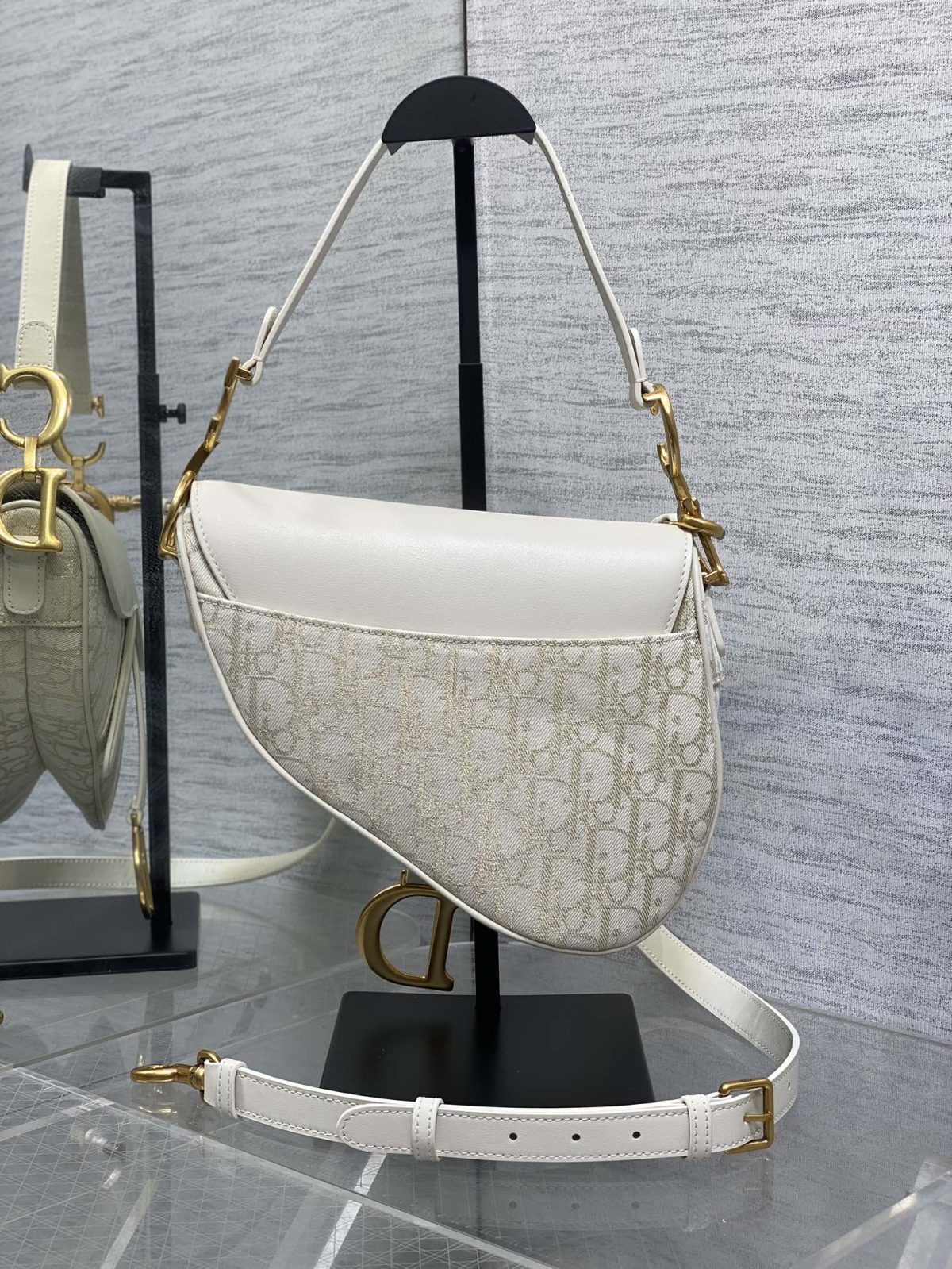 Dior Saddle Bag - Image 2