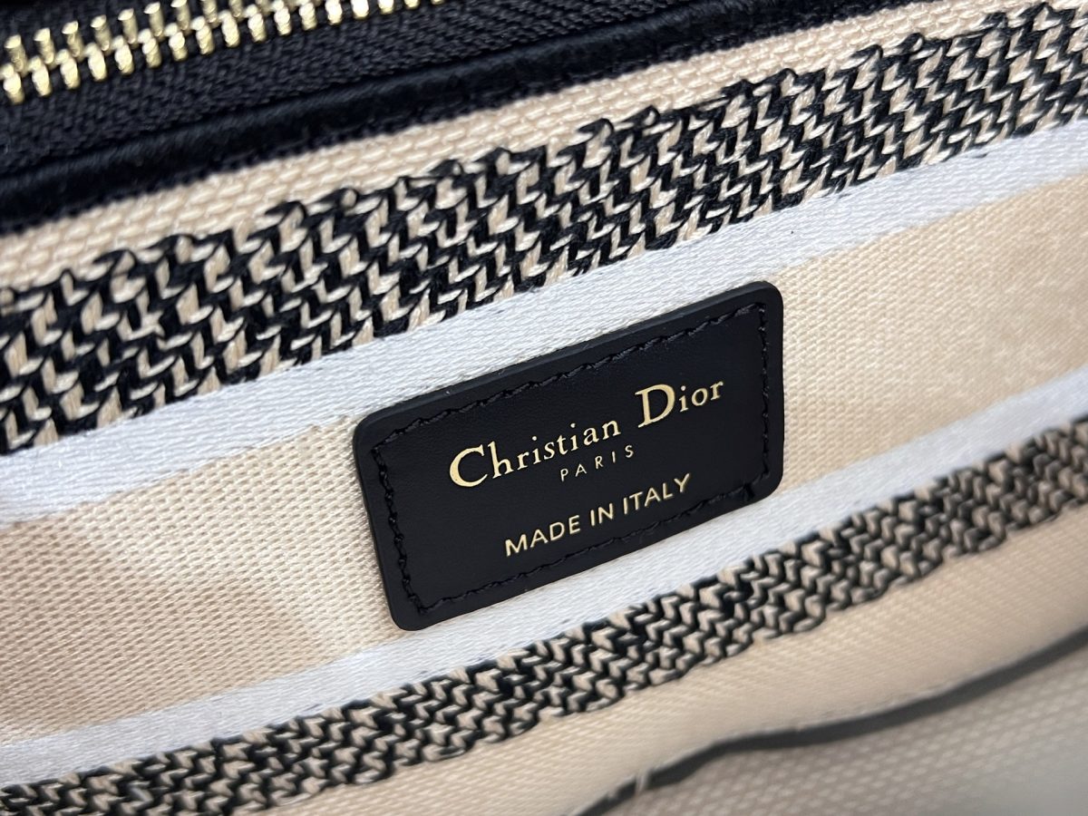 Dior Lady Handbag - Image 9