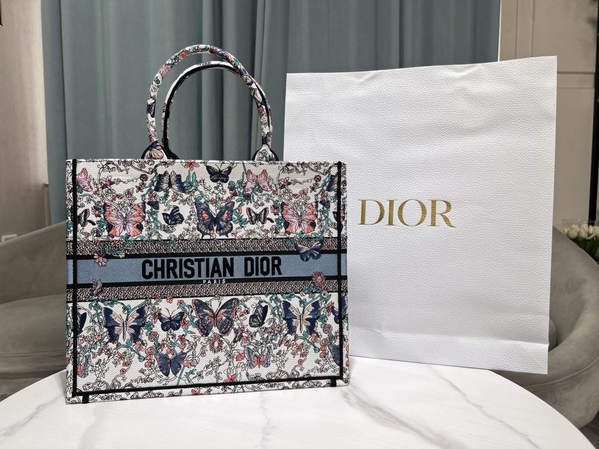 Dior Book Tote Large Bag - Image 1
