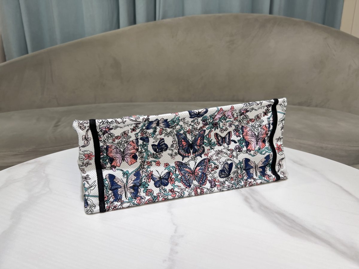 Dior Book Tote Medium Bag - Image 5